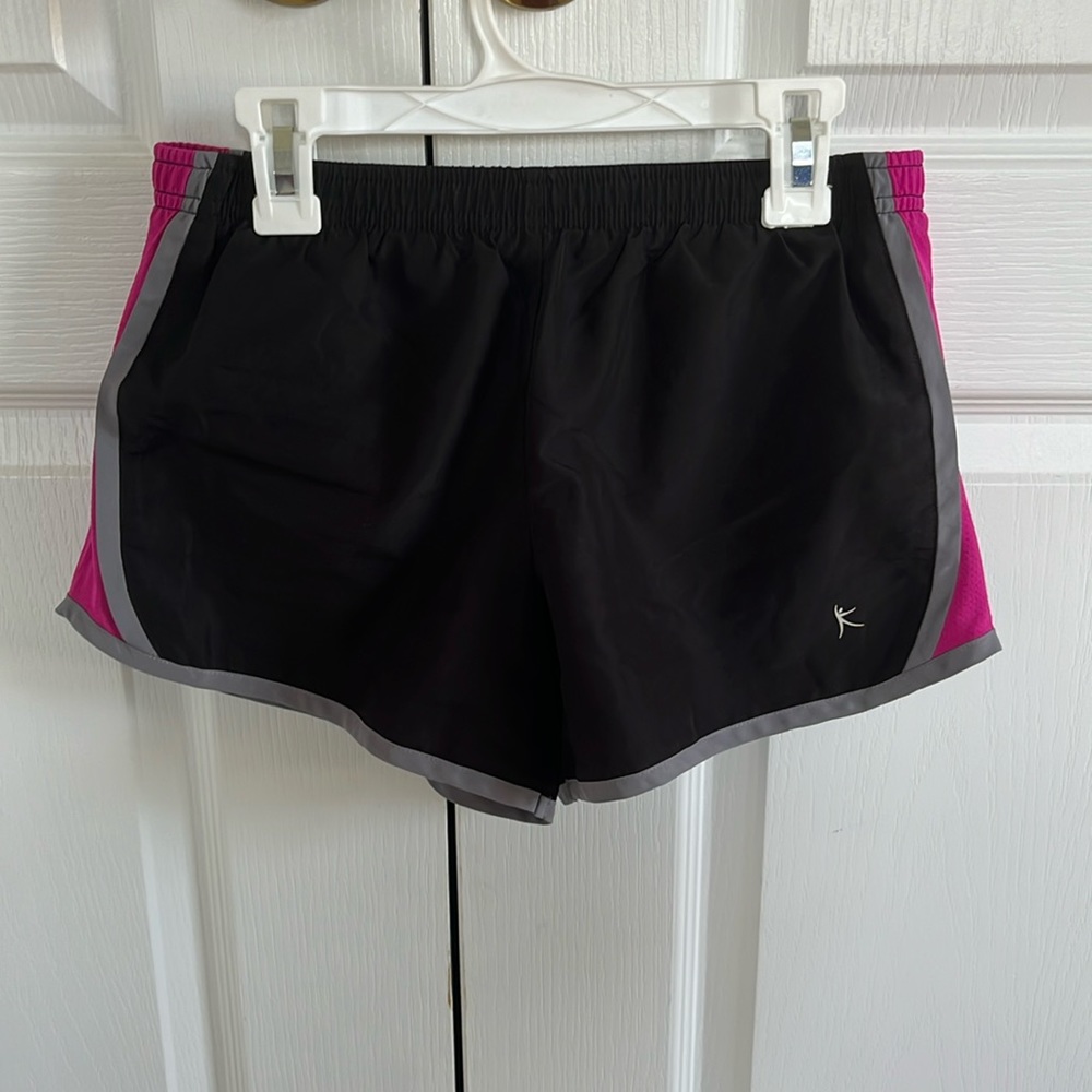 Danskin Now athletic shorts in black/fuchsia size junior L